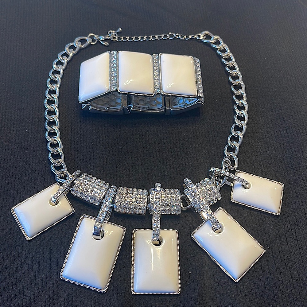 Rhinestone/White necklace and bracelet set